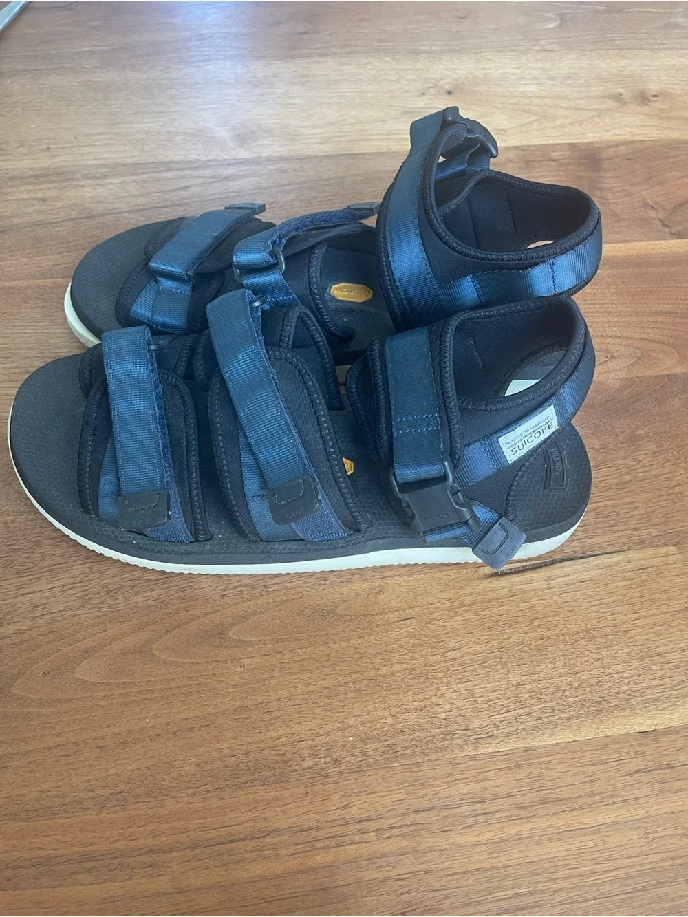 Vibram Men's Black Multi-Strap Sport Sandals with Adjustable Closures 12